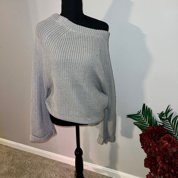 Sweaters - Loose sleeve Off Shoulder Size M/L